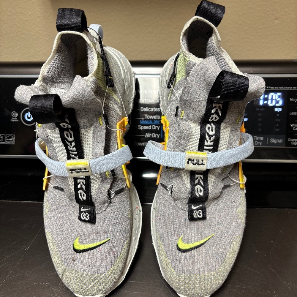 Nike Space Hippie 03 Sneakers